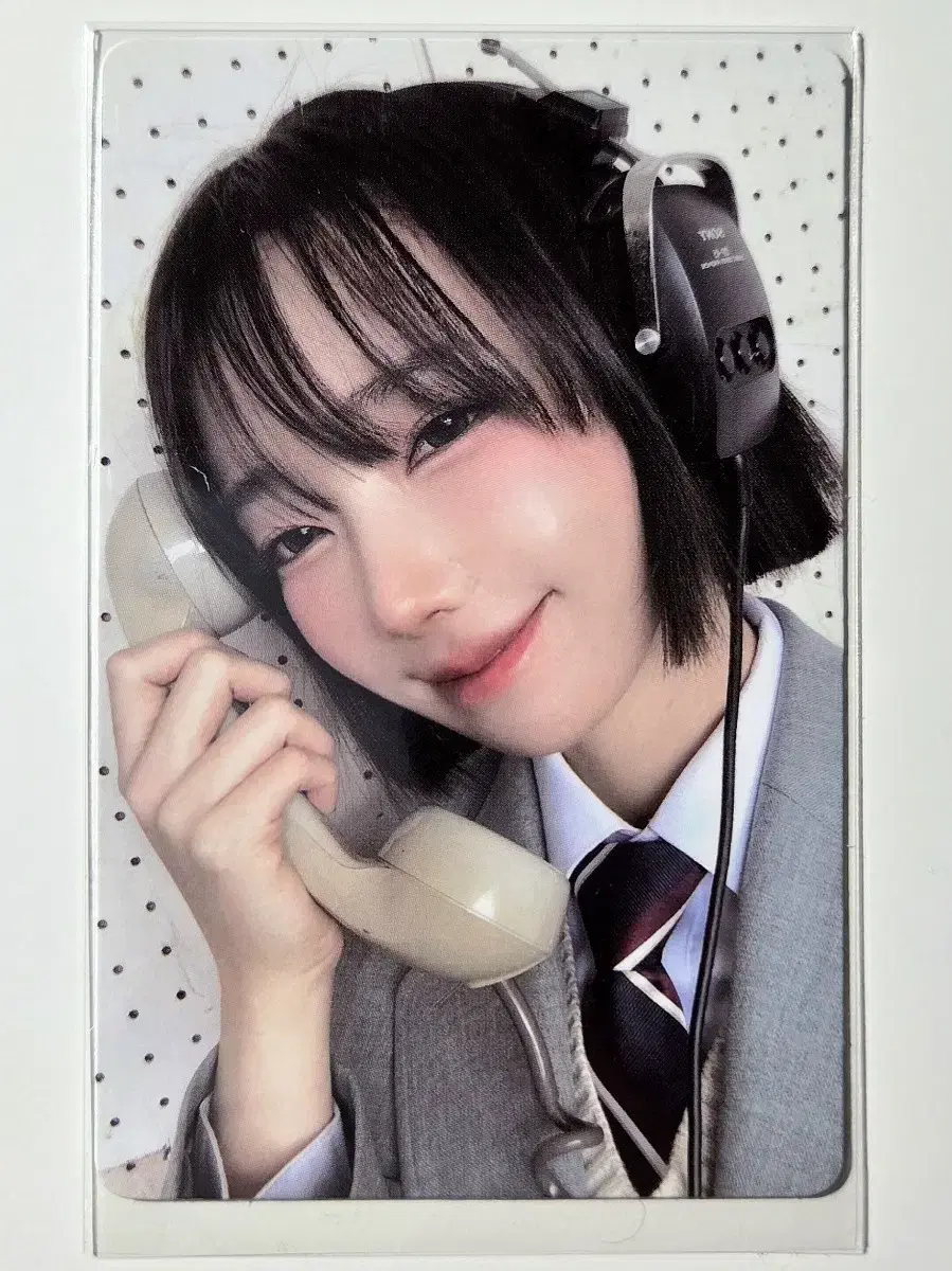 【当選】QWER シヨン トレカ MANITO 시연 포카 Limited edition for the winners of the QWER siyeon autograph